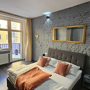 apt-silver-313.marianskelaznehotels.net/