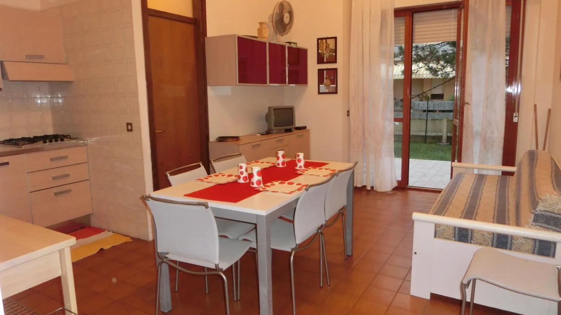 Condominio Carina Бибионе
